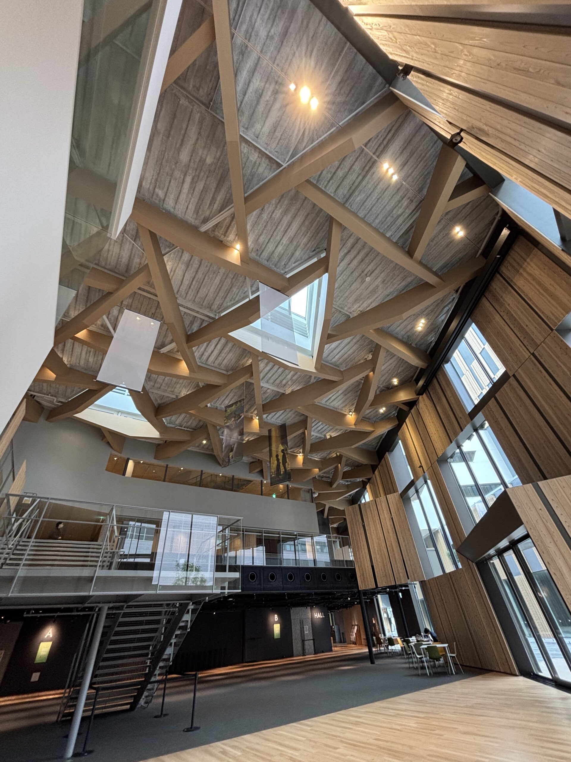 富山市中規模ホール大屋根工事